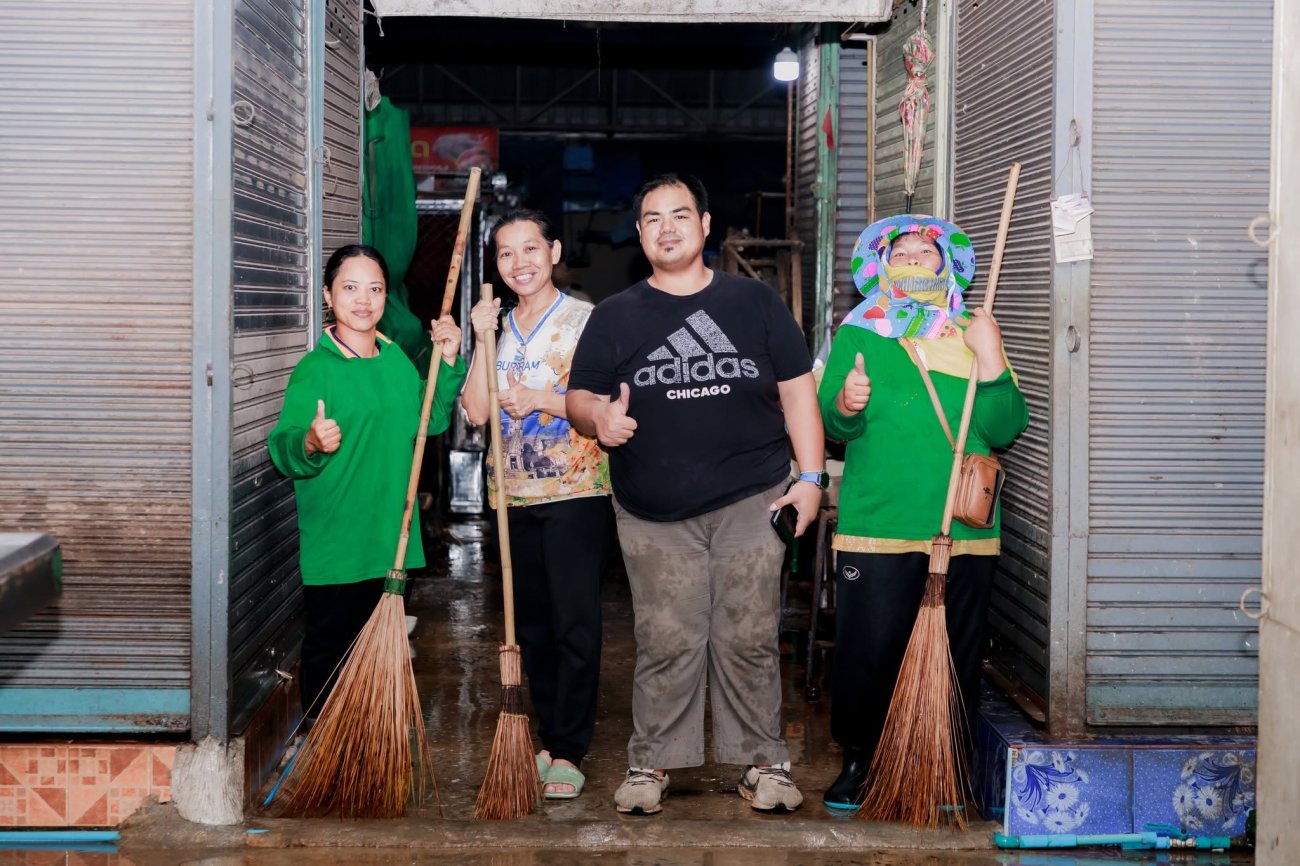 กิจกรรมการล้างทำความสะอาดตลาดสดเทศบาลตำบลหนองกี่   เพื่อสุขาภิบาลและความปลอดภัยของประชาชน
