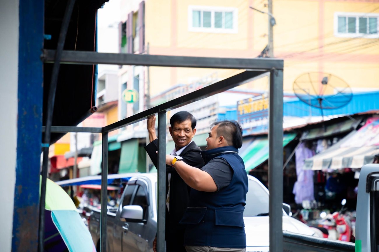 ลงพื้นที่ติดตามความคืบหน้าการปรับปรุงซ่อมแซมอาคารห้องน้ำตลาดสดเจริญดี