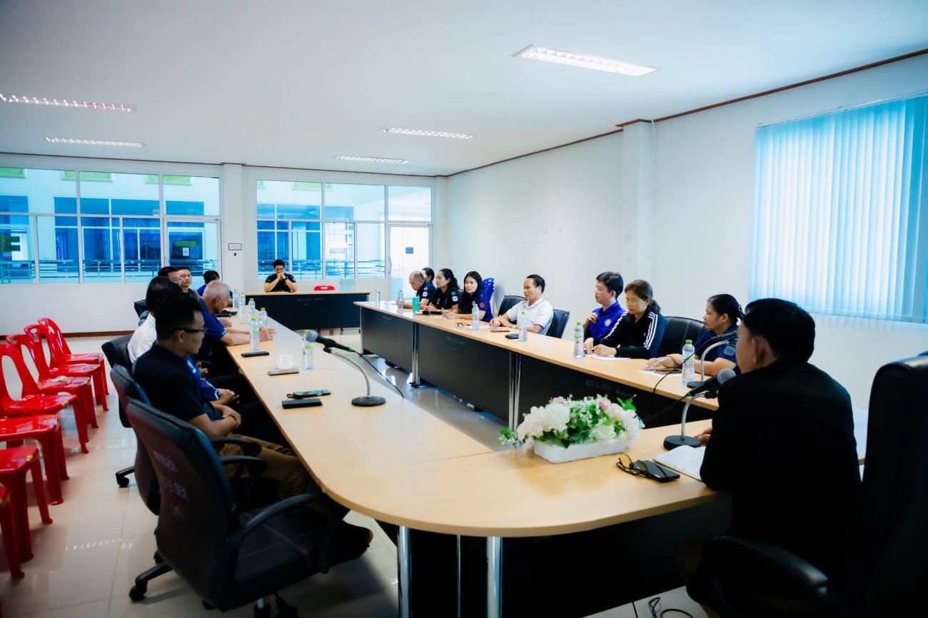 ประชุมปรึกษาหารือแนวทางการจัดตลาดนัดวันที่ 3 และ 13 และการจัดกีฬาภายในเทศบาลตำบลหนองกี่