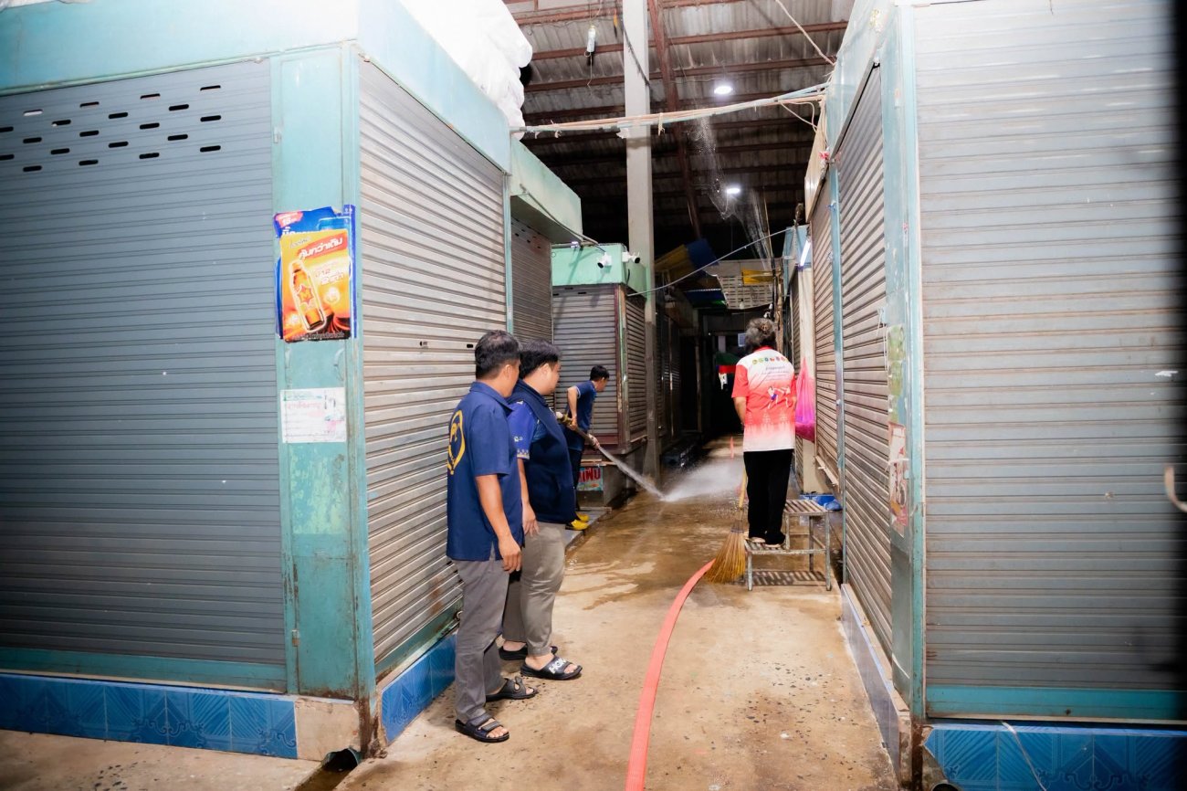 กิจกรรมการล้างทำความสะอาดตลาดสดเทศบาลตำบลหนองกี่ เพื่อสุขาภิบาลและความปลอดภัยของประชาชน ประจำเดือนตุลาคม พ.ศ. 2569